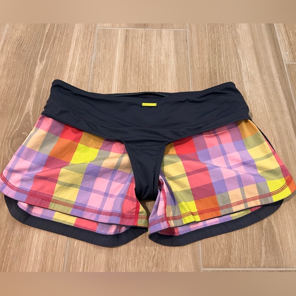 Lululemon Groovy Run Short in Foxy Plaid Passion Lavender Lime - Picture 7 of 7